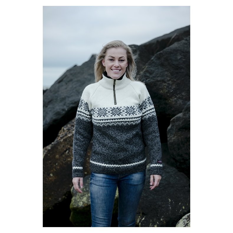 Norsk striktrje i 100% ren ny uld med fleece i halsen