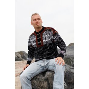 Norsk sweater fra Gjestal i 100% kamgarn m/tinhgter